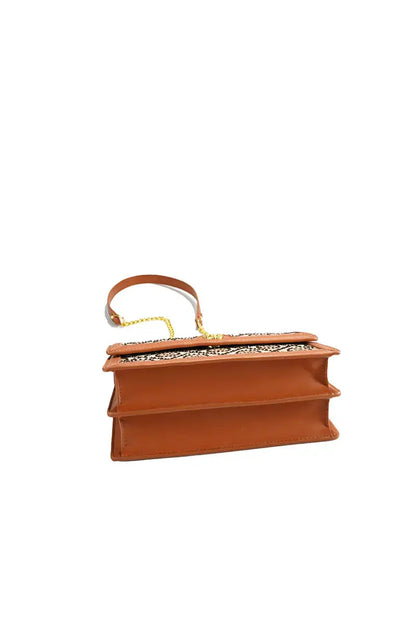 Gracefully Styled Bag for Any Occasion