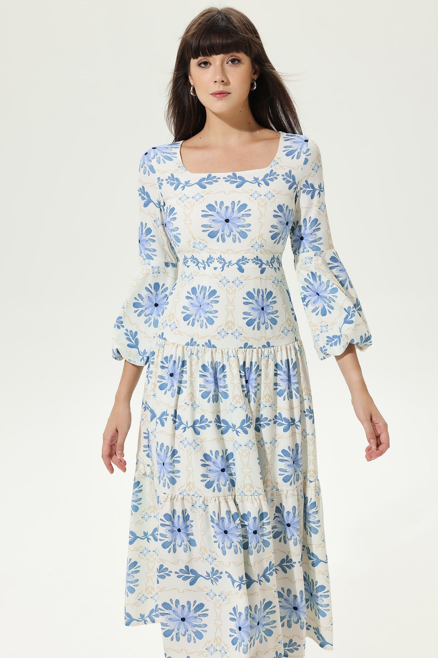 Effortlessly Elegant Dress with a Timeless Design