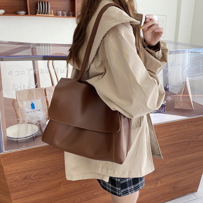 Sophisticated Bag with a Clean Classic Look