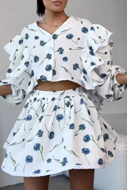 Well Tailored Top with a Graceful Silhouette
