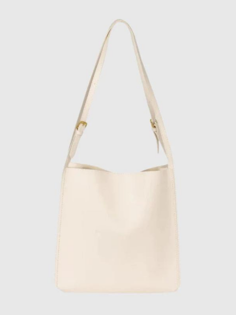 Gracefully Styled Bag for Any Occasion