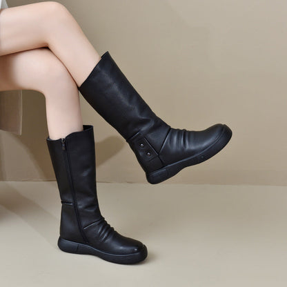 Well Tailored Boots with a Graceful Silhouette