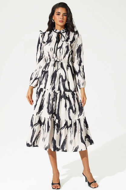 Gracefully Styled Dress for Any Occasion