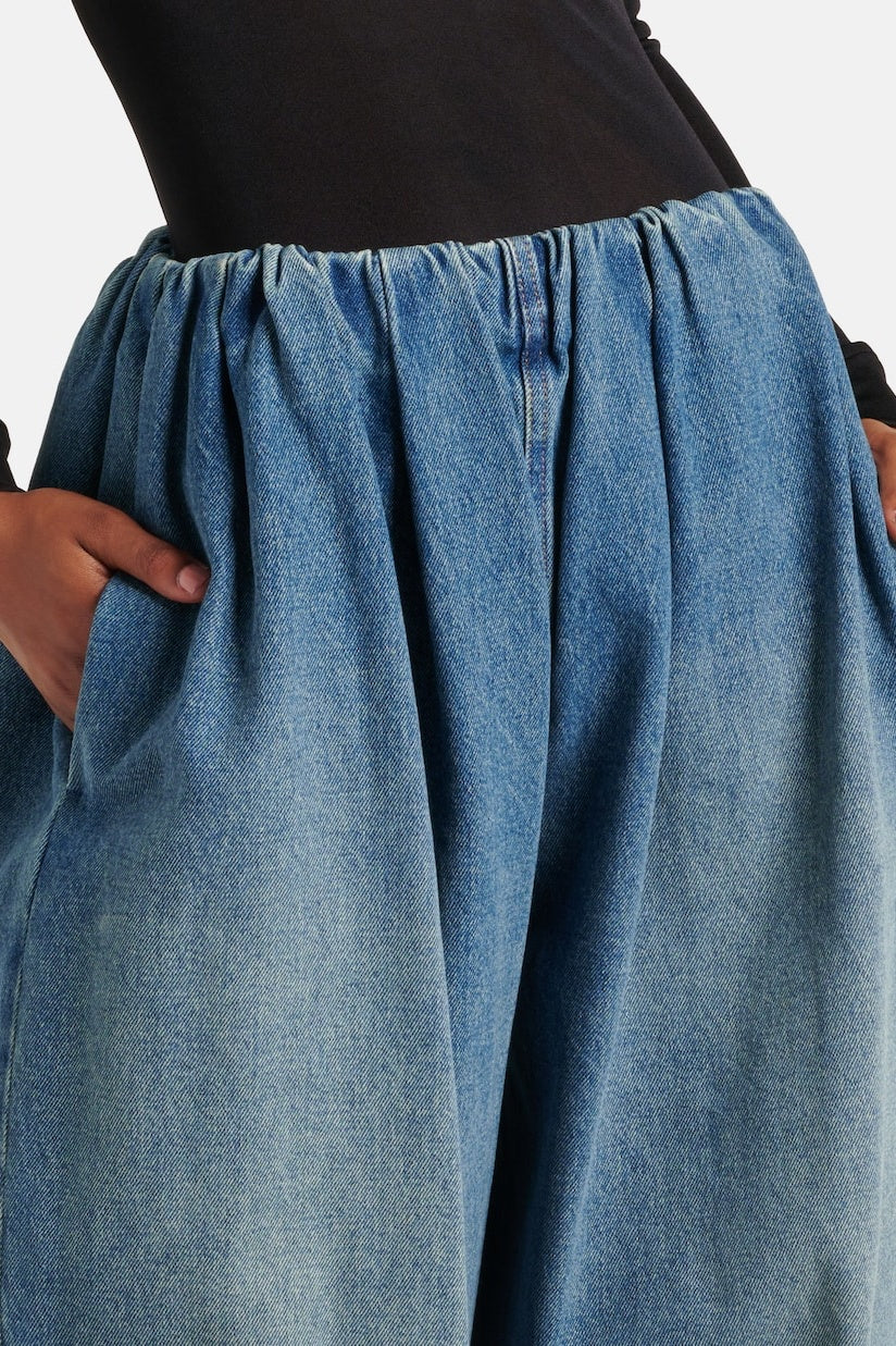 Beautifully Finished Garment in a Timeless Design