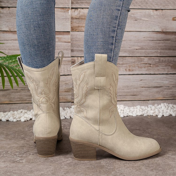 Classic Vintage Boots with a Flattering Fit