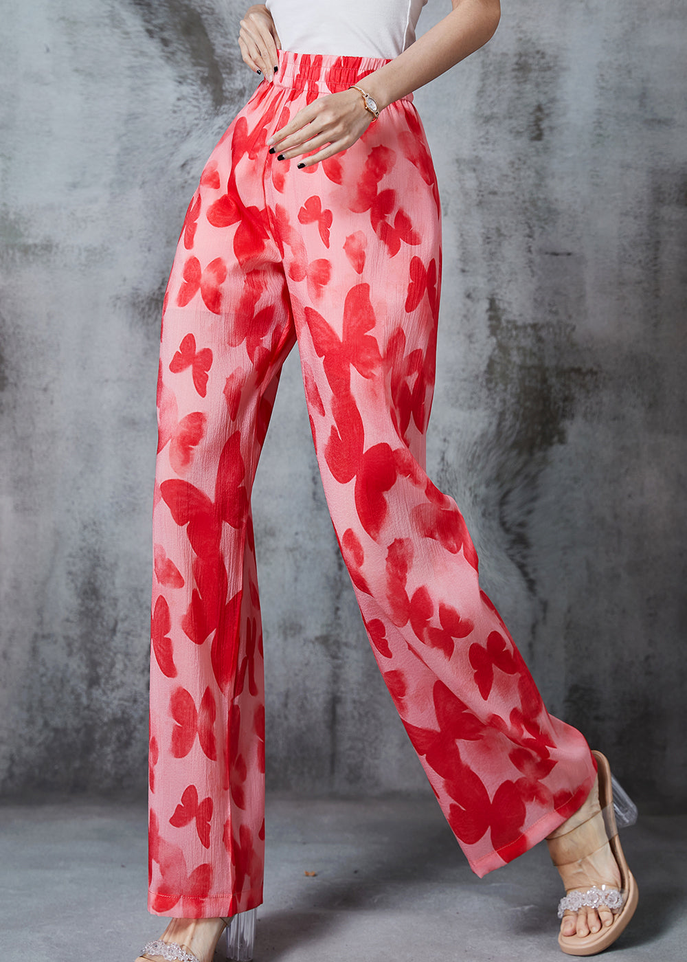 Well Tailored Pants with a Graceful Silhouette