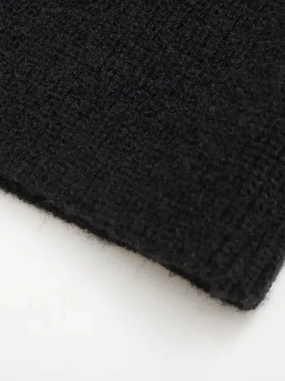 Well Tailored Sweater with a Graceful Silhouette