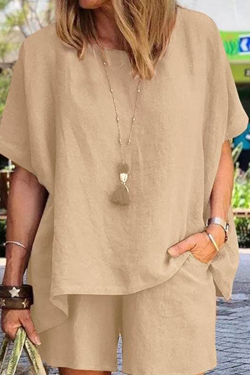 Effortlessly Elegant Garment with a Timeless Design