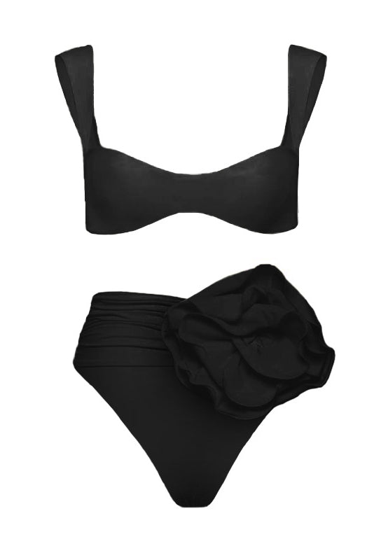 Beautifully Finished Bikini in a Timeless Design