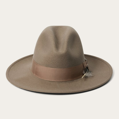 Well Tailored Garment with a Graceful Silhouette