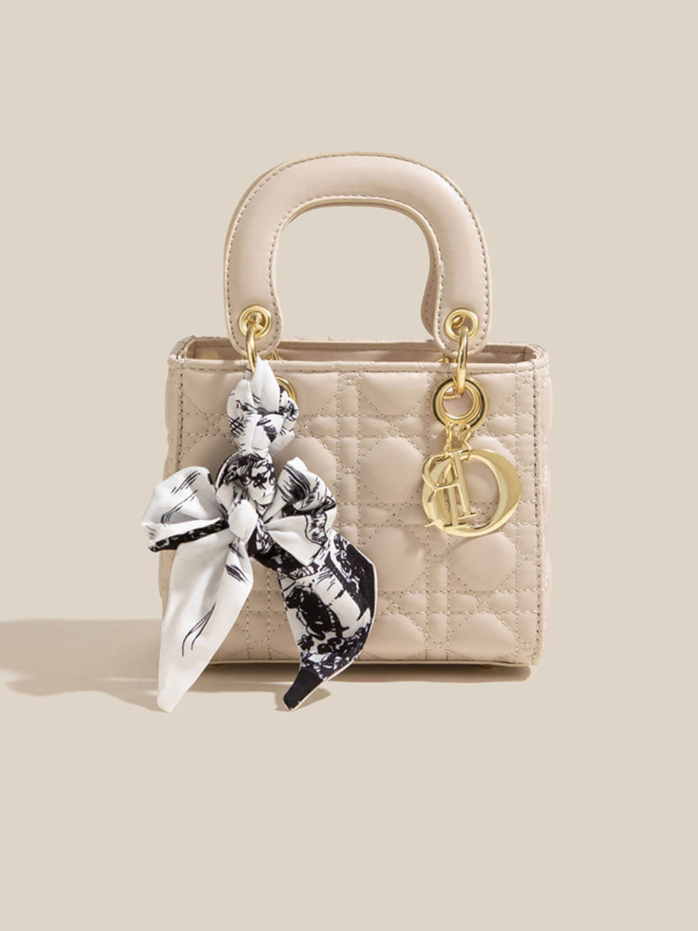 Classic Vintage Bag with a Flattering Fit