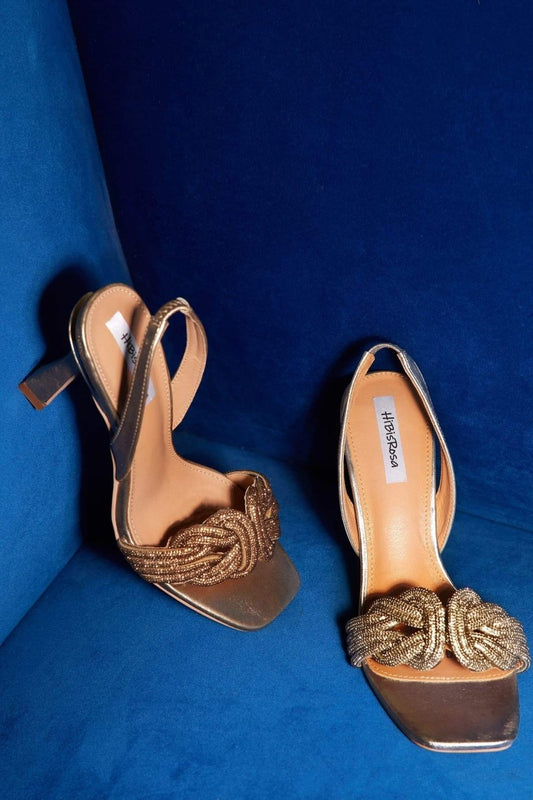 Polished Heels with an Effortless Classic Look