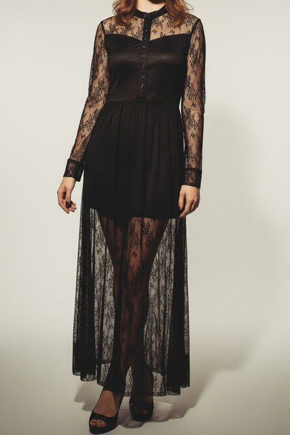Beautifully Crafted Dress in a Classic Style