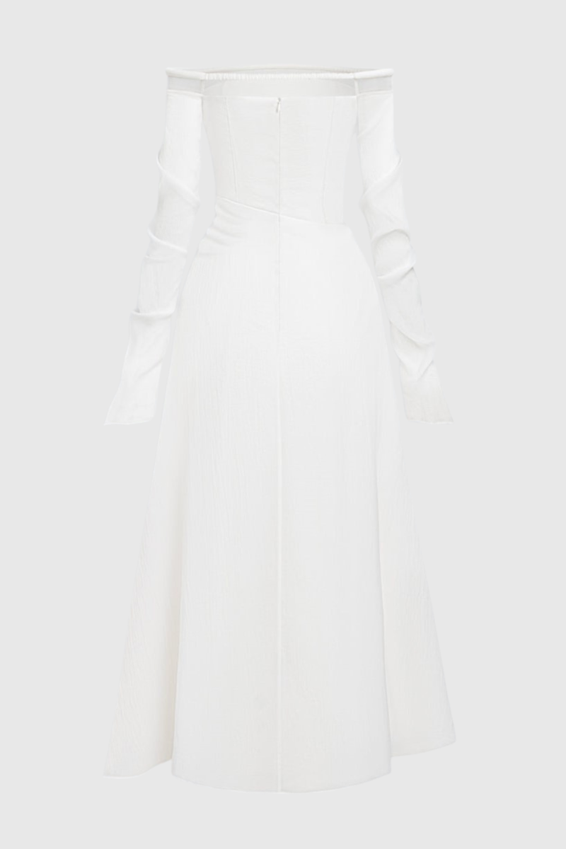 Beautifully Finished Dress in a Timeless Design