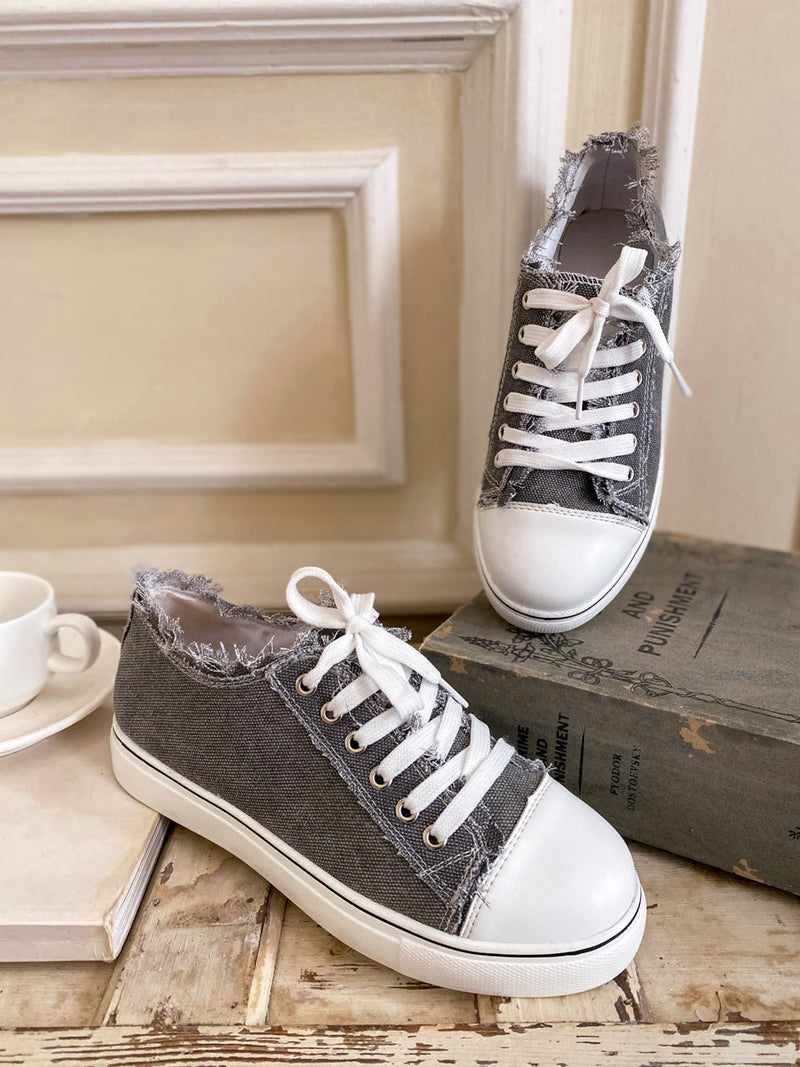 Elegantly Styled Sneakers for Everyday Wear