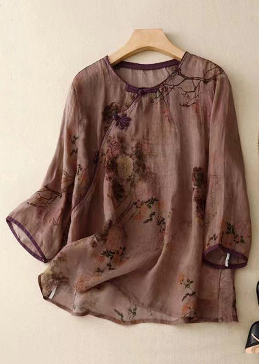 Well Tailored Blouse with a Graceful Silhouette