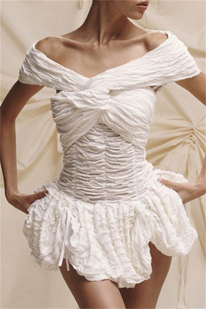 Well Tailored Dress with a Graceful Silhouette