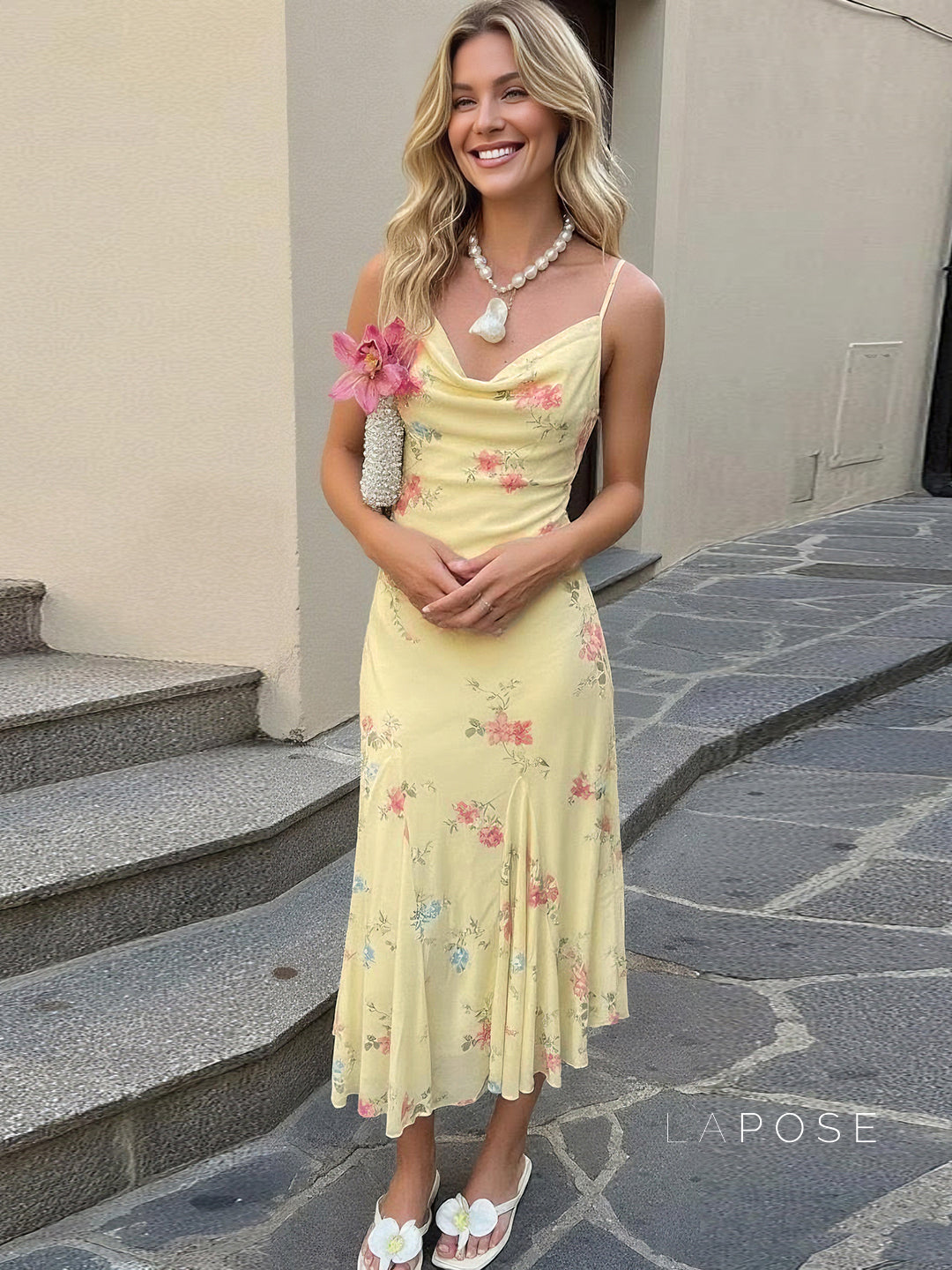 Well Tailored Dress with a Graceful Silhouette