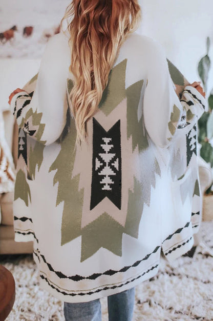 Well Tailored Sweater with a Graceful Silhouette