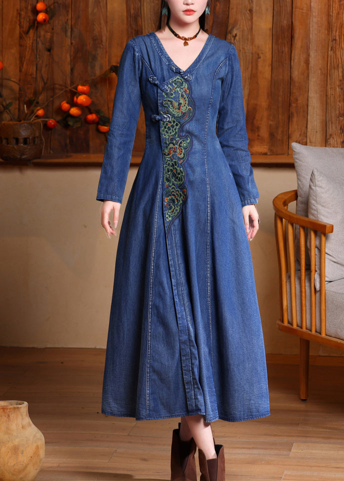 Beautifully Crafted Dress in a Classic Style