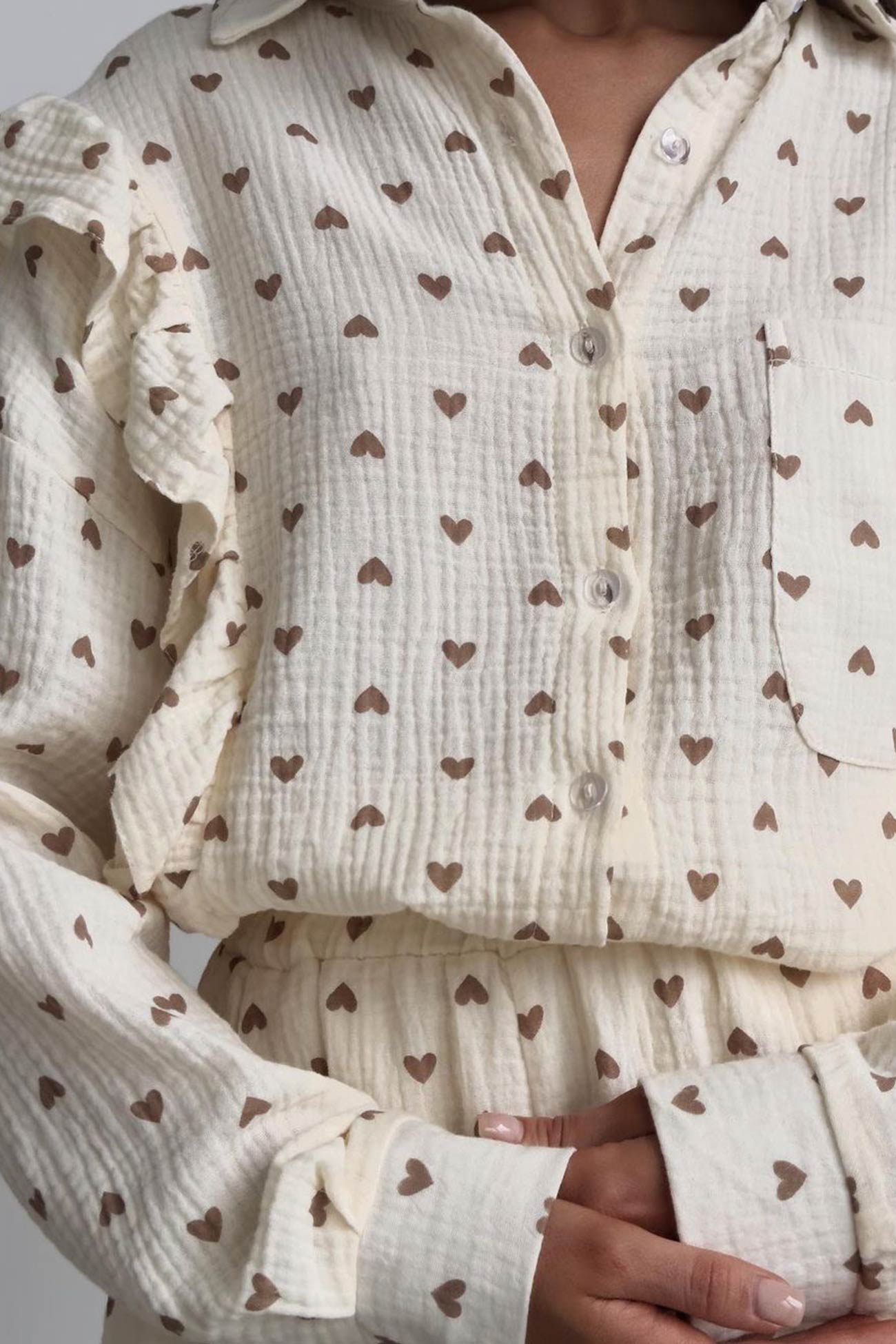 Effortlessly Elegant Shirt with a Timeless Design