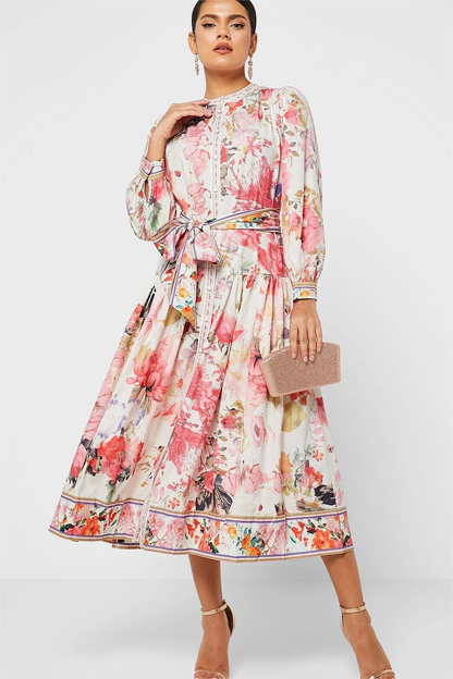 Beautifully Finished Dress in a Timeless Design