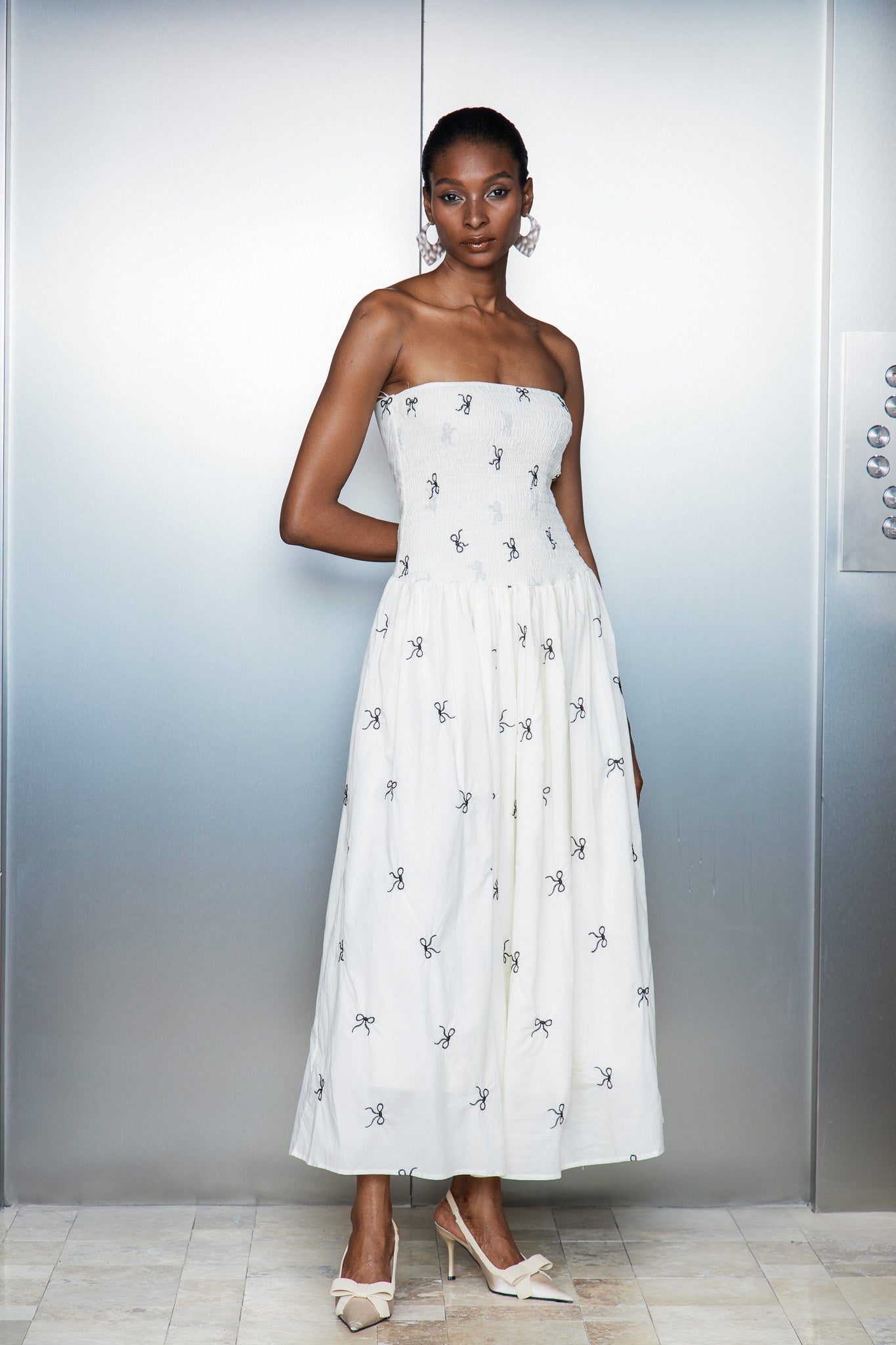 Classic Vintage Dress with a Flattering Fit