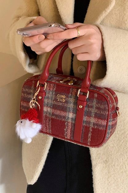 Beautifully Finished Bag in a Timeless Design