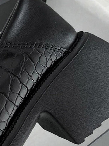 Well Tailored Shoes with a Graceful Silhouette