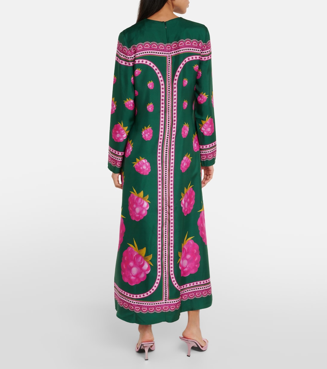 Beautifully Crafted Dress in a Classic Style