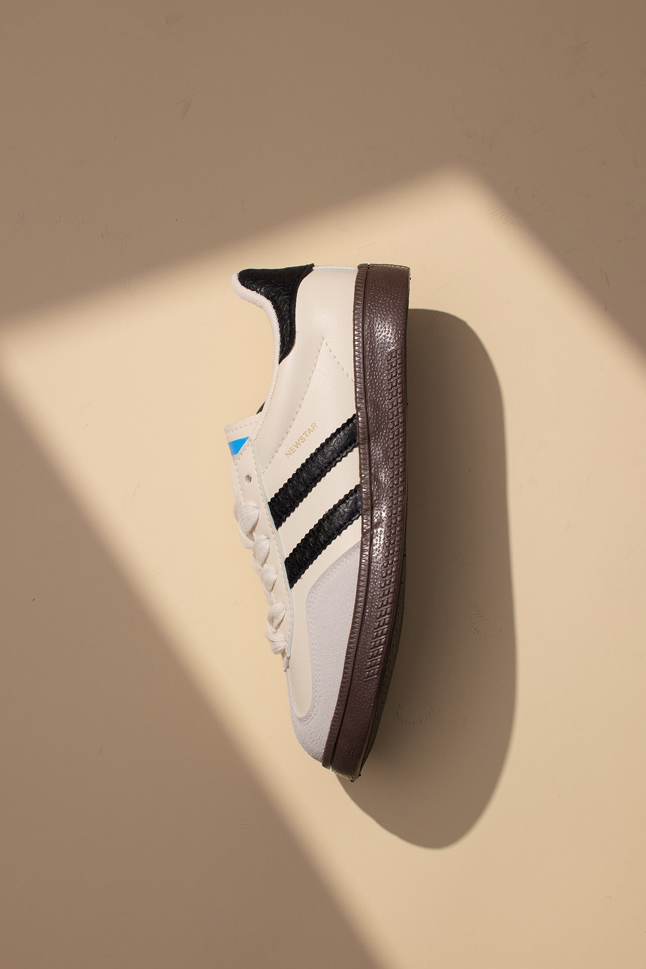Well Tailored Sneakers with a Graceful Silhouette