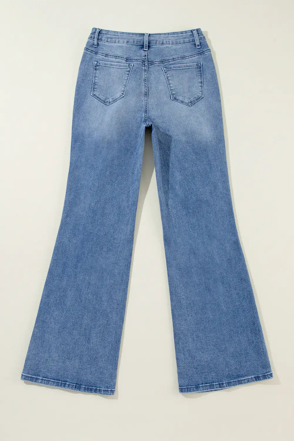 Effortlessly Elegant Garment with a Timeless Design