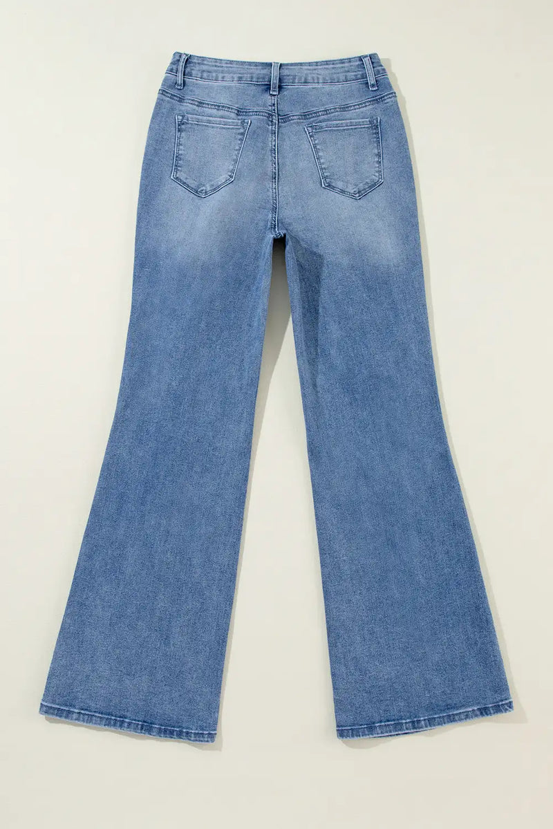 Effortlessly Elegant Garment with a Timeless Design