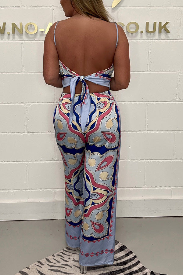 Well Tailored Pants with a Graceful Silhouette