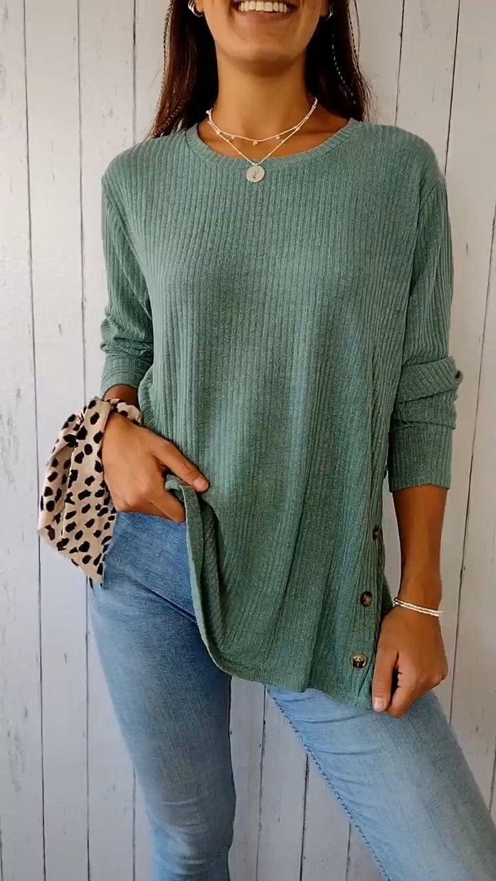 Well Tailored Top with a Graceful Silhouette