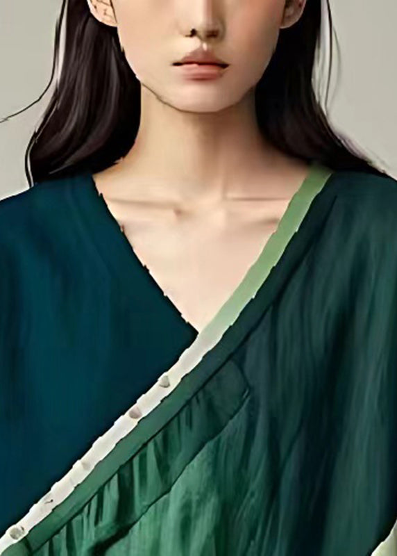 Effortlessly Elegant Top with a Timeless Design