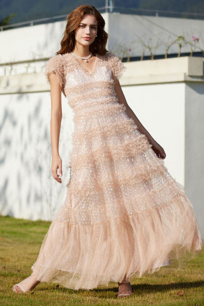 Beautifully Finished Dress in a Timeless Design