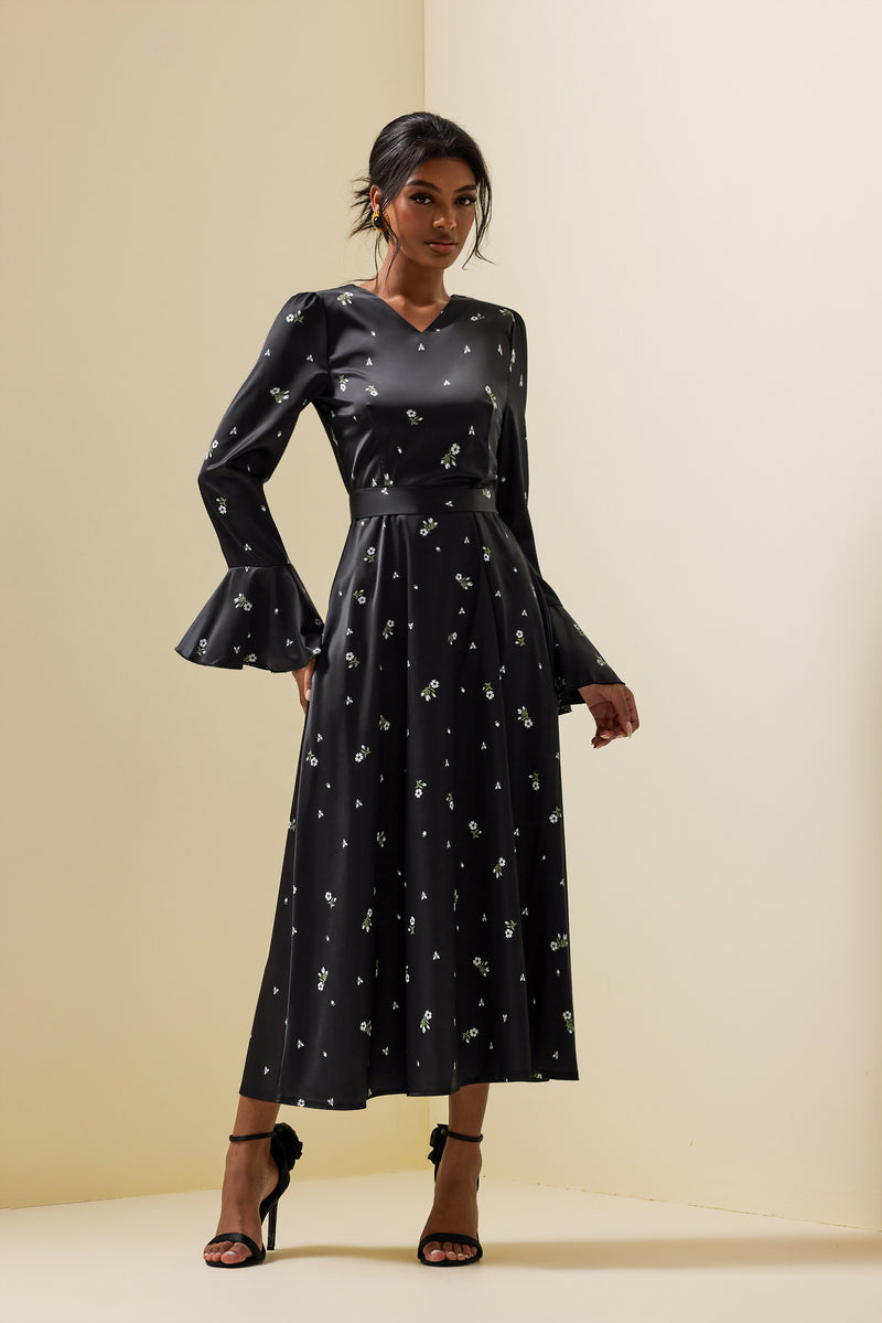 Classic Vintage Dress with a Flattering Fit
