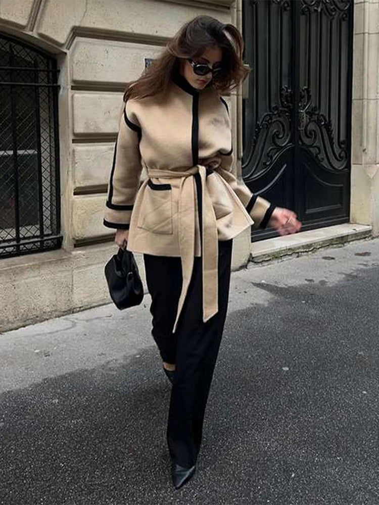 Effortlessly Elegant Coat with a Timeless Design