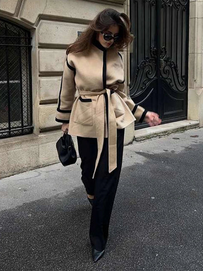 Effortlessly Elegant Coat with a Timeless Design