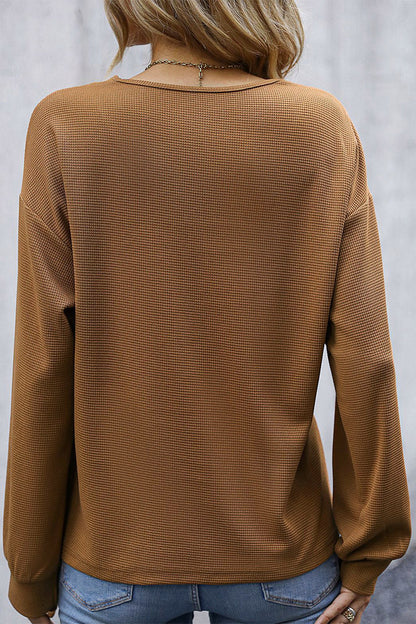 Effortlessly Elegant Top with a Timeless Design