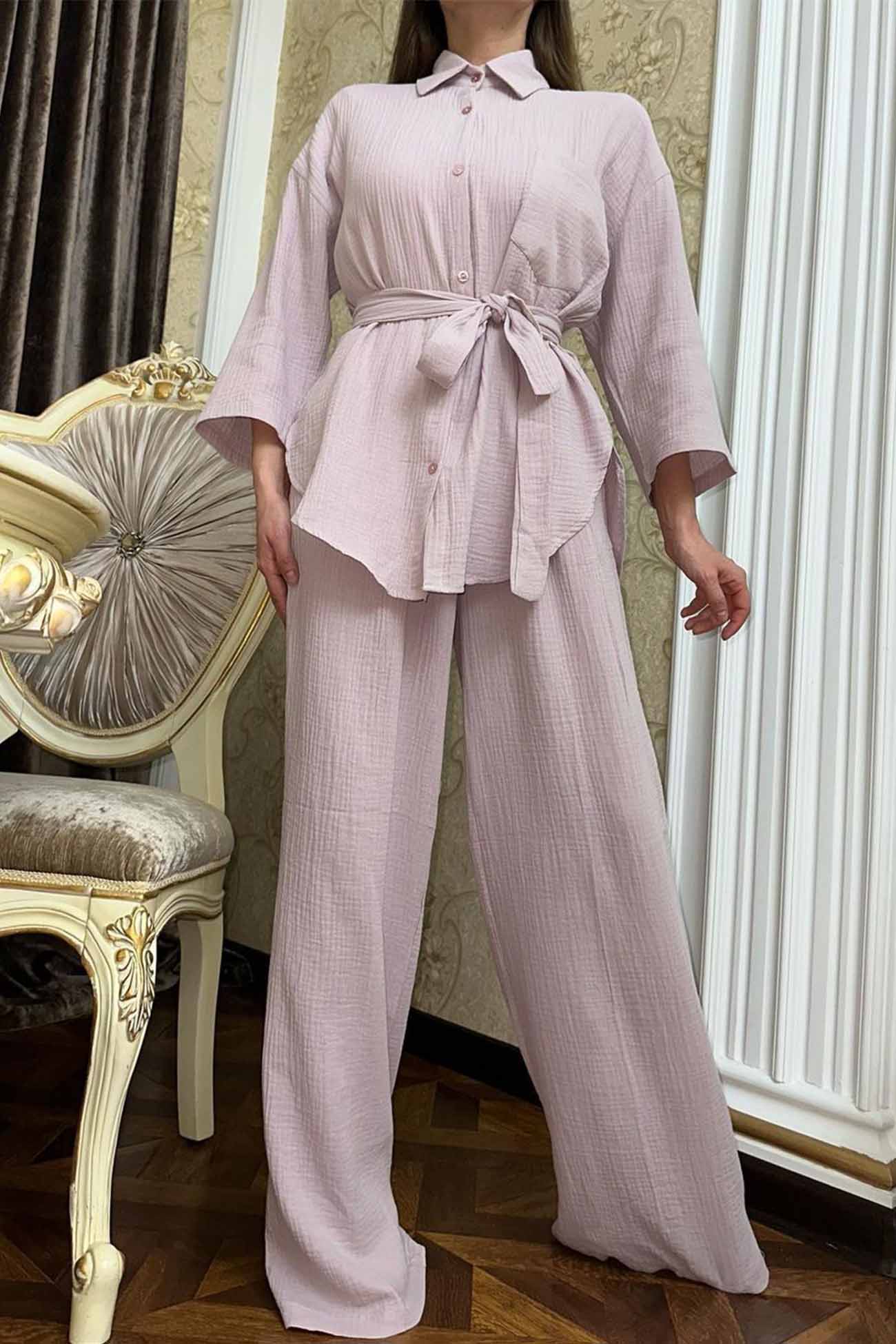 Well Tailored Pants with a Graceful Silhouette