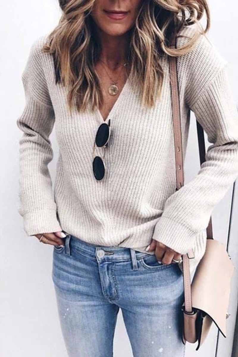 Classic Vintage Sweater with a Flattering Fit