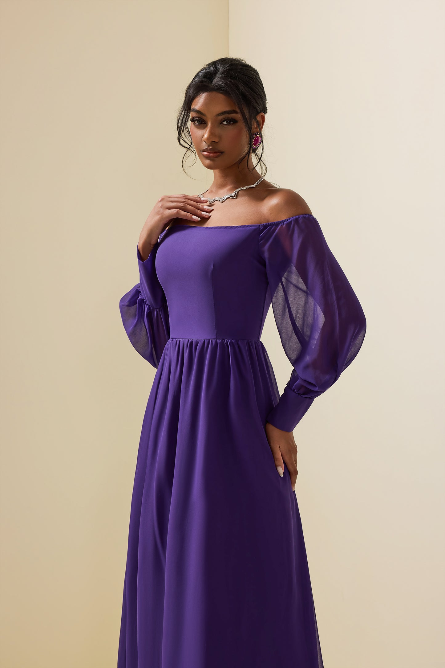 Beautifully Crafted Dress in a Classic Style