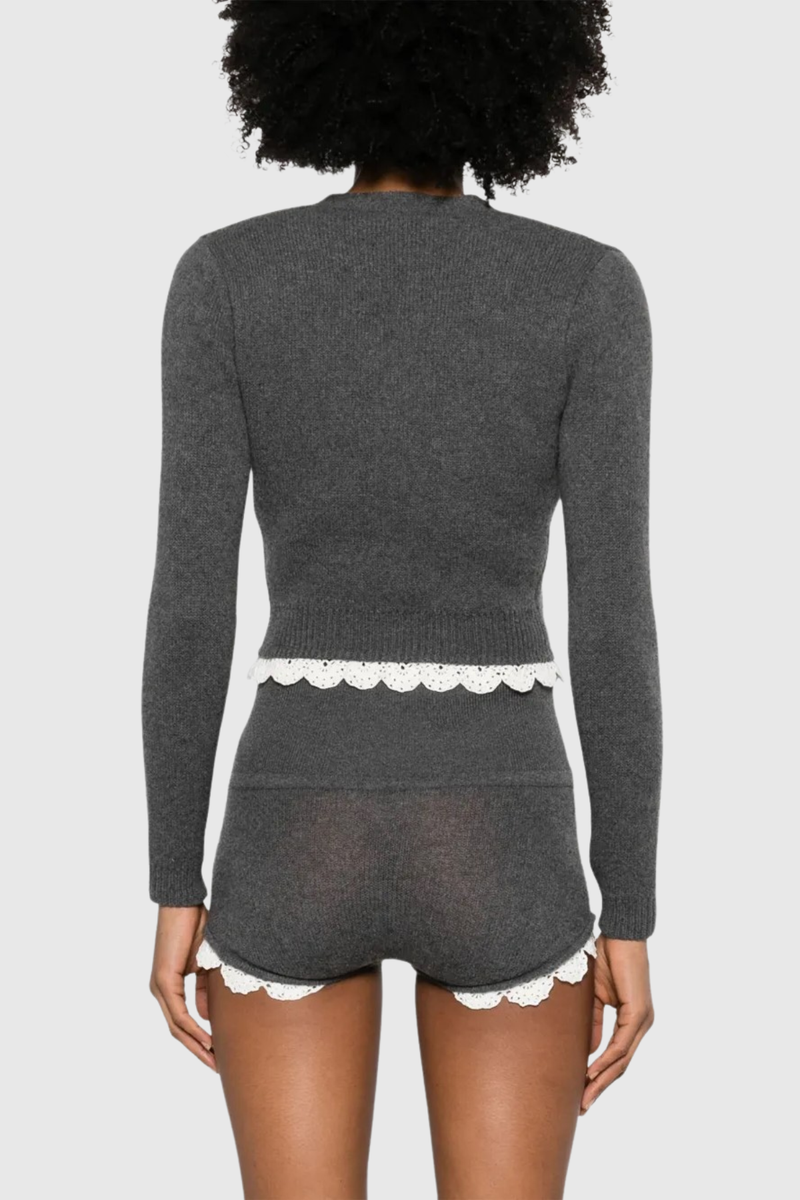 Effortlessly Elegant Cardigan with a Timeless Design