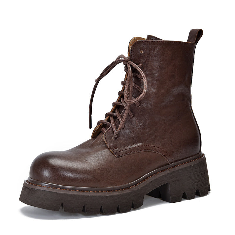Well Tailored Boots with a Graceful Silhouette