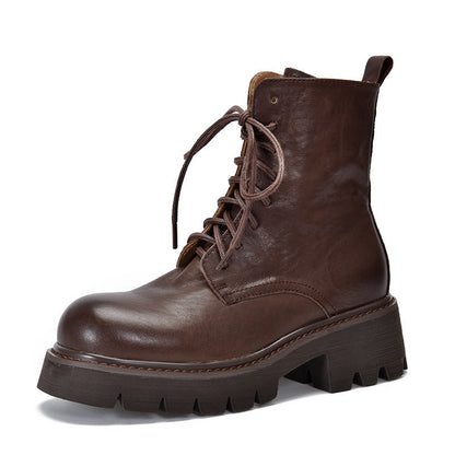 Well Tailored Boots with a Graceful Silhouette
