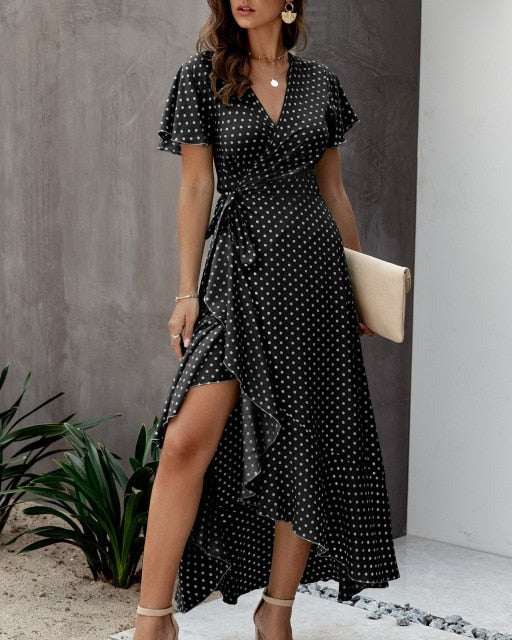 Gracefully Styled Dress for Any Occasion