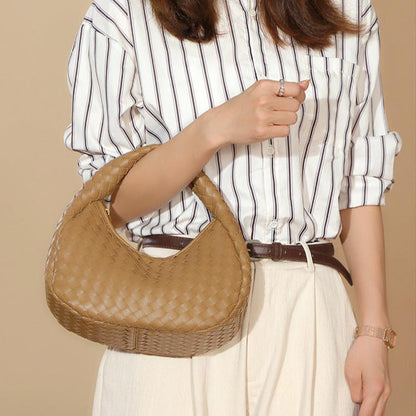 Beautifully Finished Bag in a Timeless Design