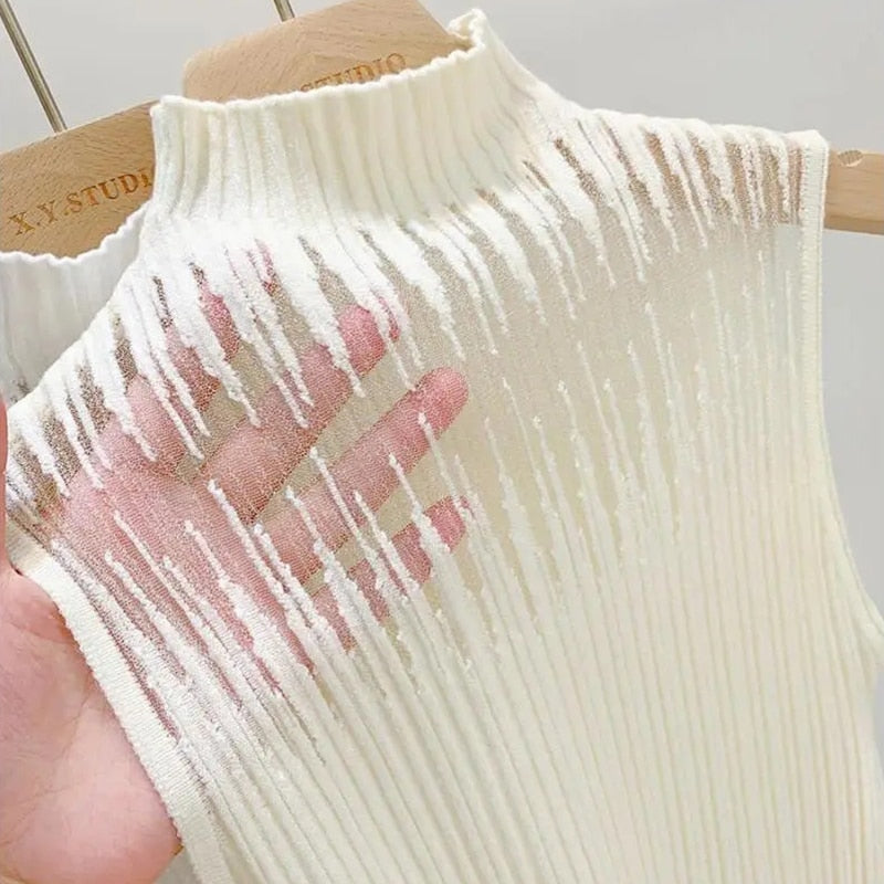 Effortlessly Elegant Top with a Timeless Design